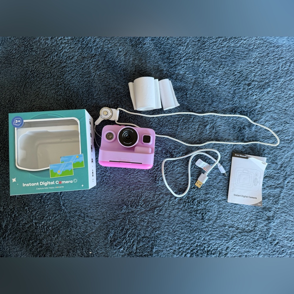 Instant digital camera 16X powerful zoom kids in purple with all accessories